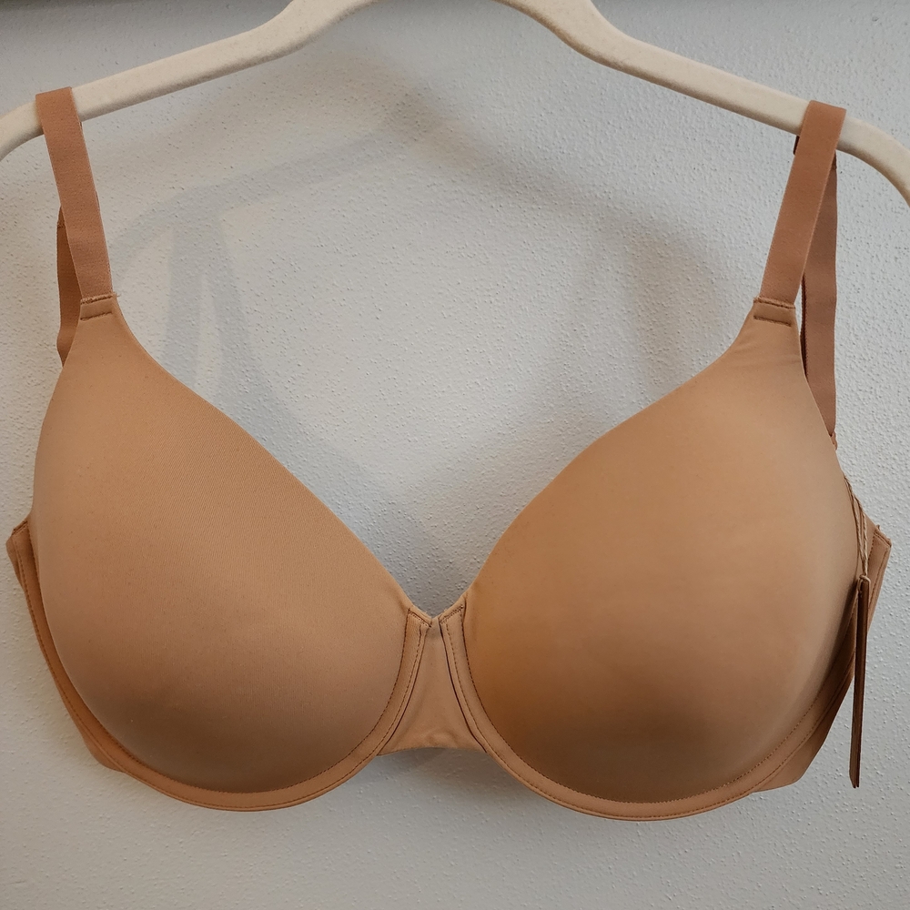 SKIMS NWT Fits Everybody T-Shirt Demi Bra
